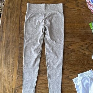 gymshark leggings w/ butt scrunch size large